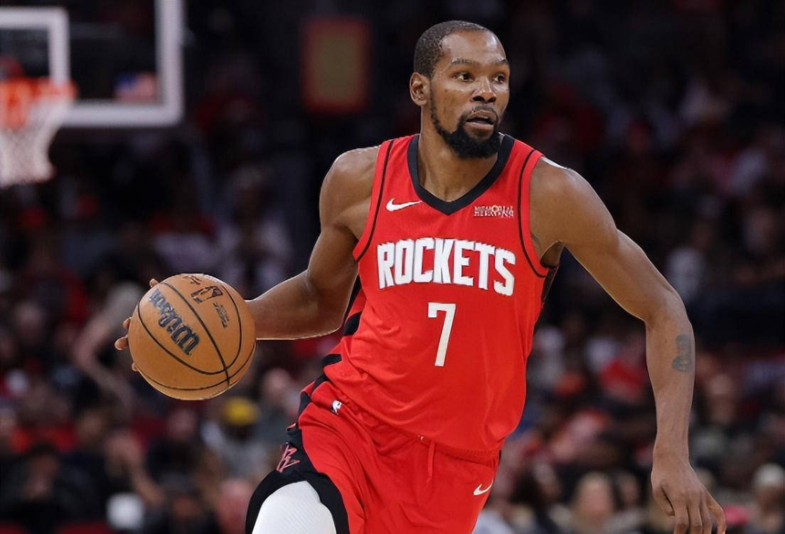 关键时刻孟菲斯灰熊备战NBA季后赛杜兰特在加拿大队比赛中回归赛场，现场解说直呼：赛前广州队调整名单以备NBA季后赛