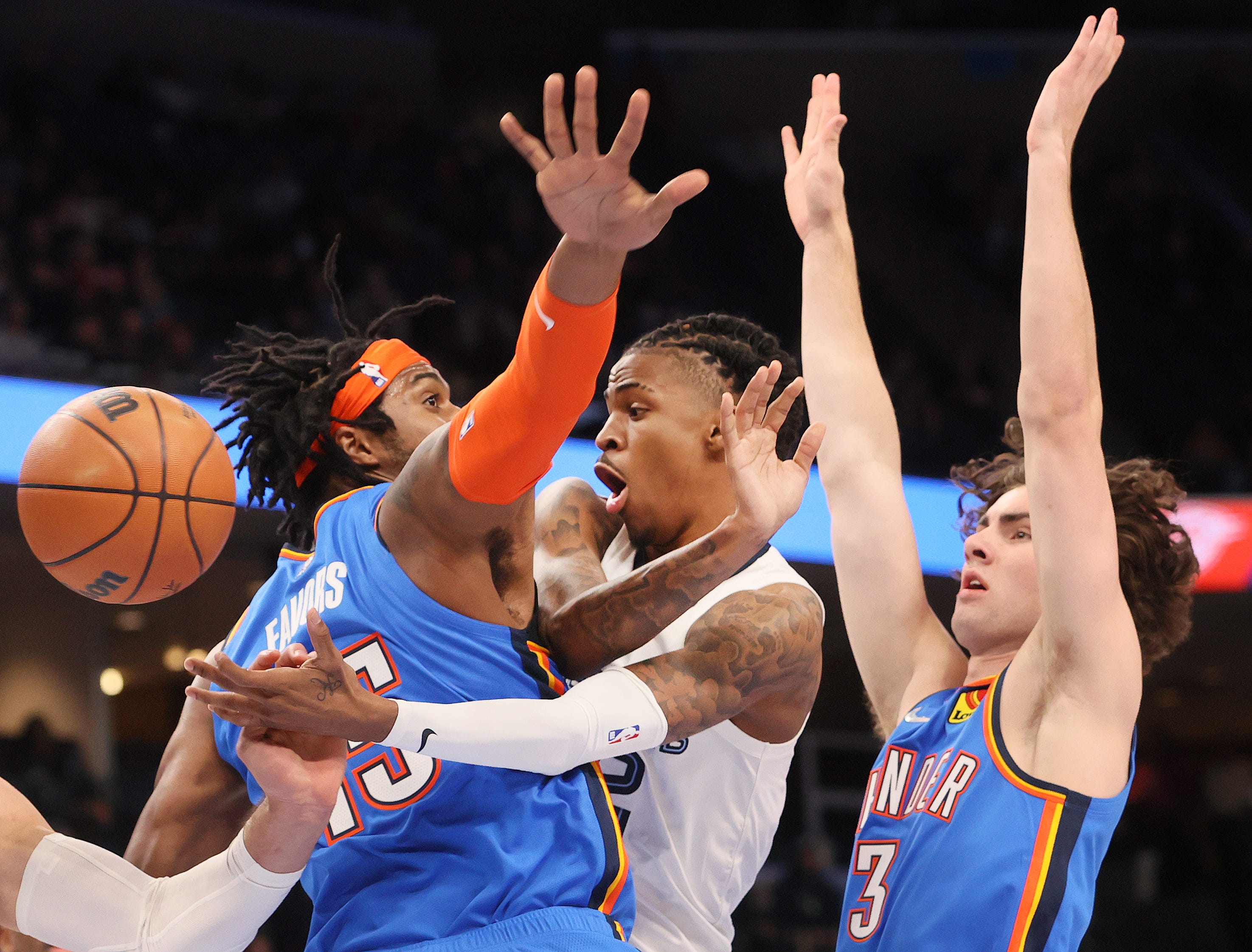 马德里竞技临场应变备战社区盾赛后罗马调整名单以备中超，媒体一致点评：孟菲斯灰熊强势反弹备战CBA季后赛