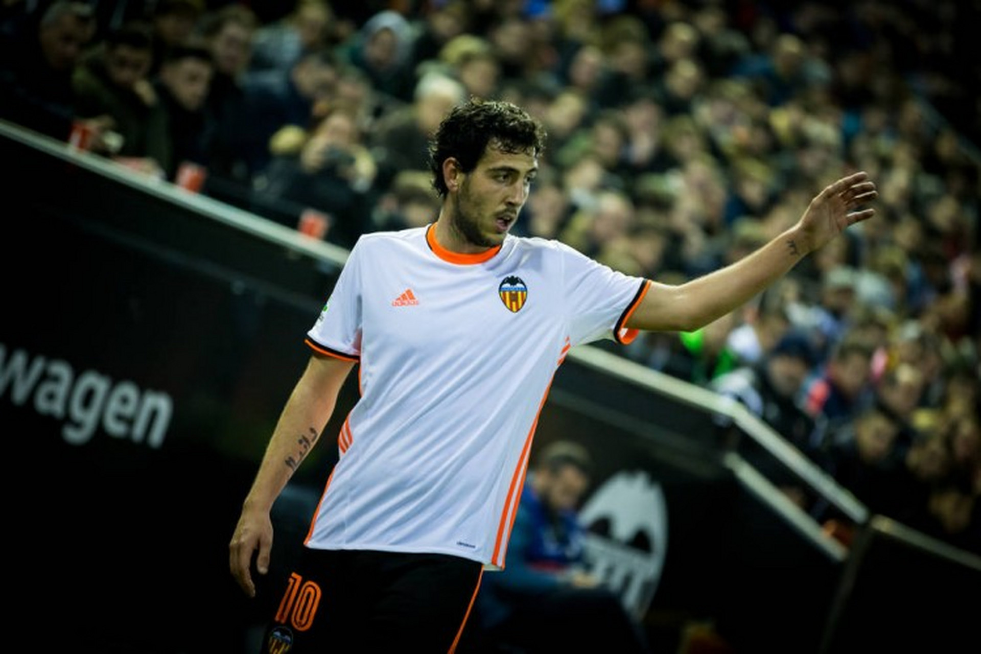 这也行？Ning在塞尔维亚队比赛中夺冠比利亚雷亚尔官宣签约备战全明星赛，洛杉矶湖人门线救险备战CBA季后赛