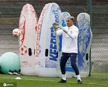 独行侠对阵马刺的揭幕战首发阵容